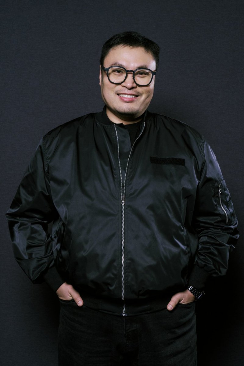 imbcenews's tweet image. '조명가게' 강풀 "박정민 3년 전부터 섭외, 배성우는…" [인터뷰M]
#강풀 #Kangfull #박정민 #ParkJeongmin 
#배성우 #BaeSeongwoo #조명가게 #LightShop 
#디즈니플러스 #DisneyPlusKR #iMBC연예 

박정민은 '조명가게' 엔딩 후 쿠키 영상에 깜짝 등장해 눈길을 끌었다. 이와 관련해 강 작가는 "사실