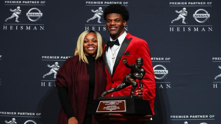 Lamar Jackson is now 3-0 since his mom cussed him out. 👍