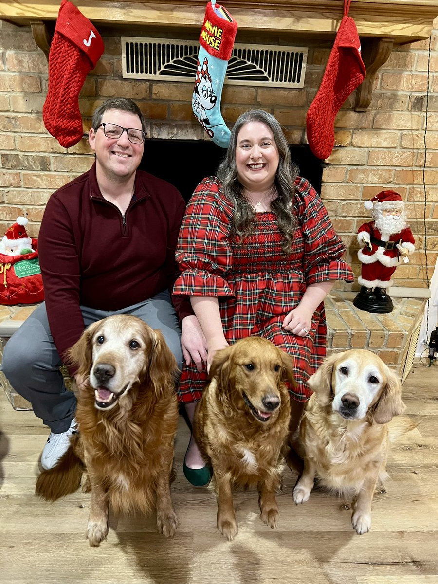 Merry Christmas from our fam to yours 🎄