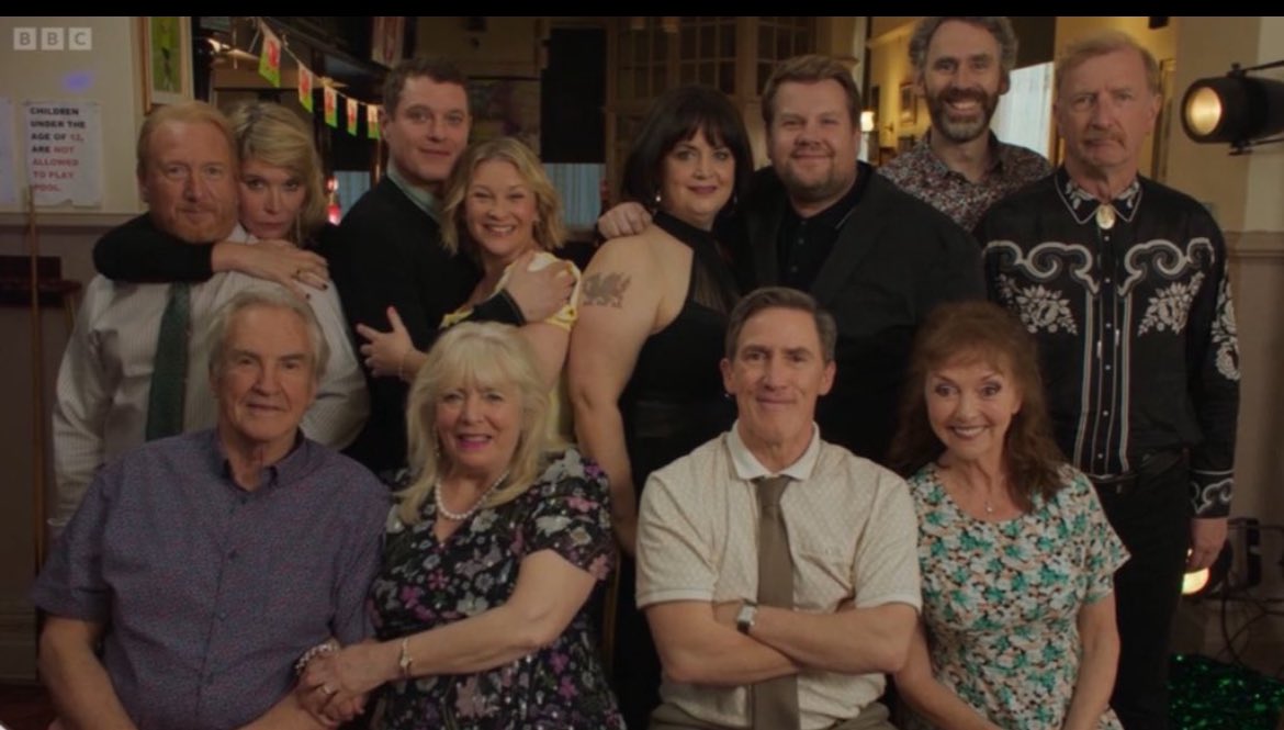 TV endings are very rarely done well….

However #GavinAndStacey was absolutely perfect, equal measure of smiles, laughs and tears.

Genius writing, brilliant acting - with the love story we have all been watching having the best ending. 

Hats off to Ruth Jones and James Corden