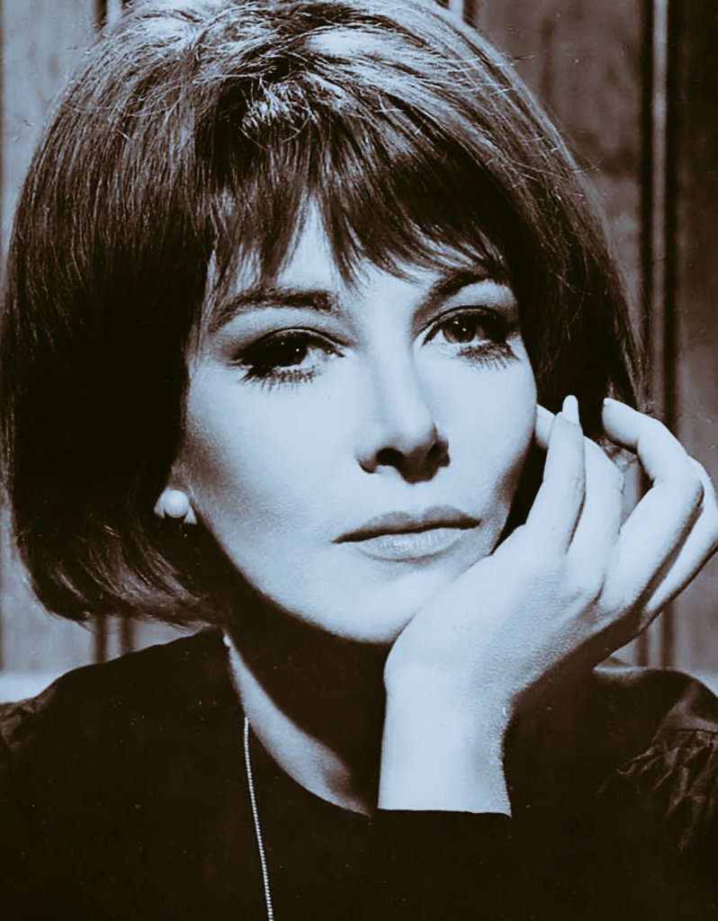 meinnyc130's tweet photo. My Teacher is coming on! Lee Grant... Exceptional Actress/Filmmaker &amp; Studio Member, as is Rip Torn.. Great Actor himself...&amp; Al Brooks &amp; Meryl Streep are HILARIOUS...😉😎
#DefendingYourLife.. 
#TCMParty https://t.co/qRNkfIiims