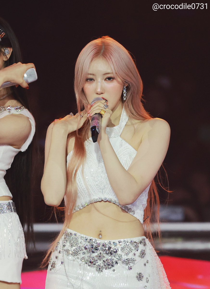 crocodile0731's tweet image. 241225 SBS 가요대전
😭🫵💗
#rami
#라미
#BABYMONSTER