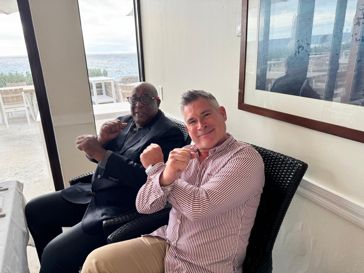 bonesinbermuda's tweet photo. Happy Christmas! 
Expecting a really good Christmas brunch today at the Reefs, what I did get was a chance to say hi to the legend Clyde Best, a very generous man and a trailblazing footballer ⚒️ @westhamfootball @gotobermuda https://t.co/XwWFdGht08