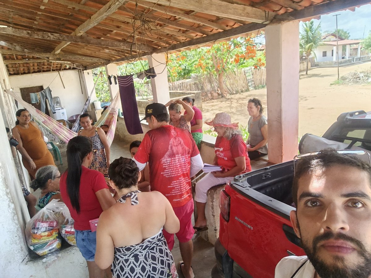 Me perdoem os crentes, católicos, protestantes e etc., mas isso é a verdadeira igreja. 🫰🏻🙌🏻

#Natal 
#Natal2024 
#sertao
#natalsertanejo