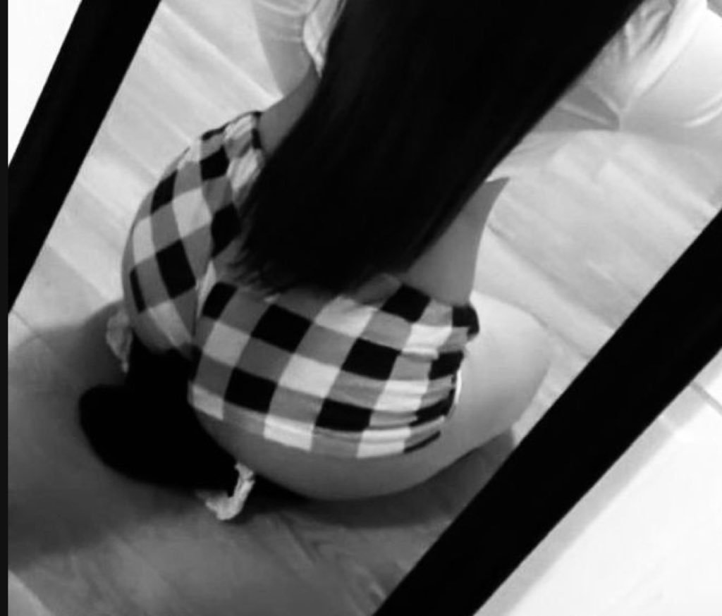 Feelinsora's tweet photo. can any pretty girls send me videos i wanna see cream💔 https://t.co/wXkMbSEV7D