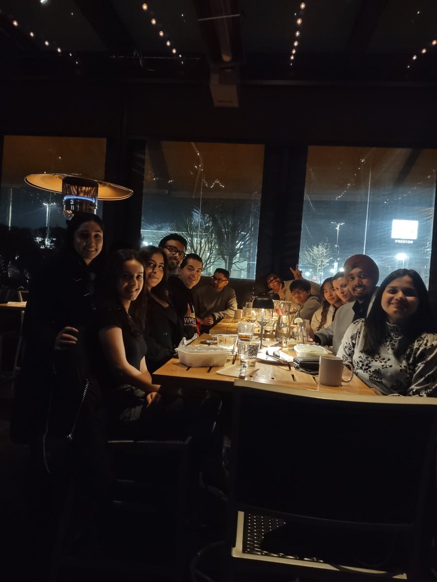 Wishing you all a very Merry Christmas this year from my TD Mountainview Plaza team. We had a joyous time connecting over dinner and celebrating our team🎄#bejoyous💚