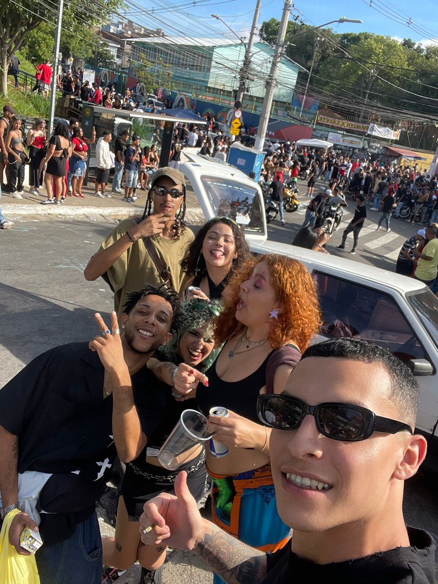 Superxoki3's tweet photo. Divertidamente divertidos

@VilaNovaFC
@Jeff07ssilva
@harukogameplays
+
Vert &amp; Biel ✨🎄🇧🇷❤️‍🔥 https://t.co/XPHFXluQKi