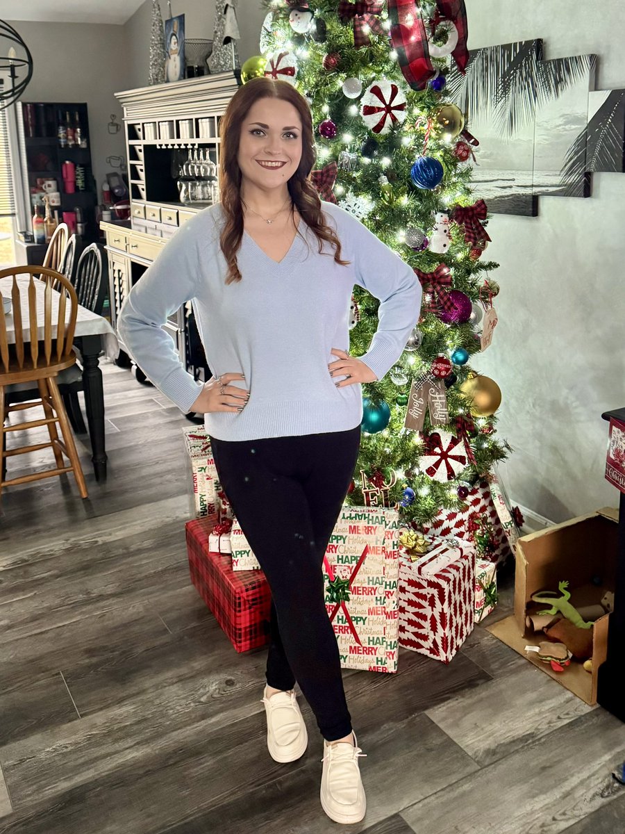 xXTeaChanXx's tweet photo. 🎄 Merry Christmas 🎄

Have a wonderful holiday everyone! https://t.co/vnVEHHgEcx