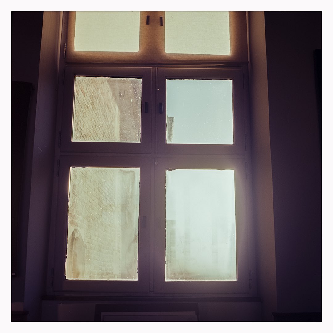 Honfleur terrain de jeu pour photographe 
📸 Yashica mat 124 g
🎞️ Ektar 100
🧪 <a href="/grainyroll/">Grainyroll Lab</a>