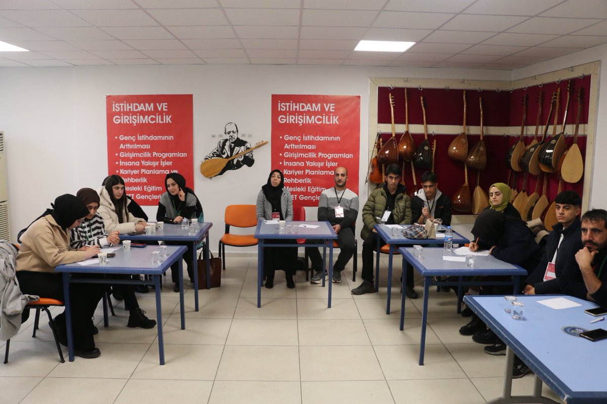 81 ilde gerçekleştirilen Vizyon Çalıştayı'nda biz de Bingöl Genç Memur-Sen olarak yerimizi aldık!

📌 Değerler Eğitimi alanında geleceğe yönelik önerilerimizi paylaştık. Gençlerin sesine kulak verilmesi, güçlü yarınlar için önemli bir adımdır.

🇹🇷 Gençler varsa gelecek var!