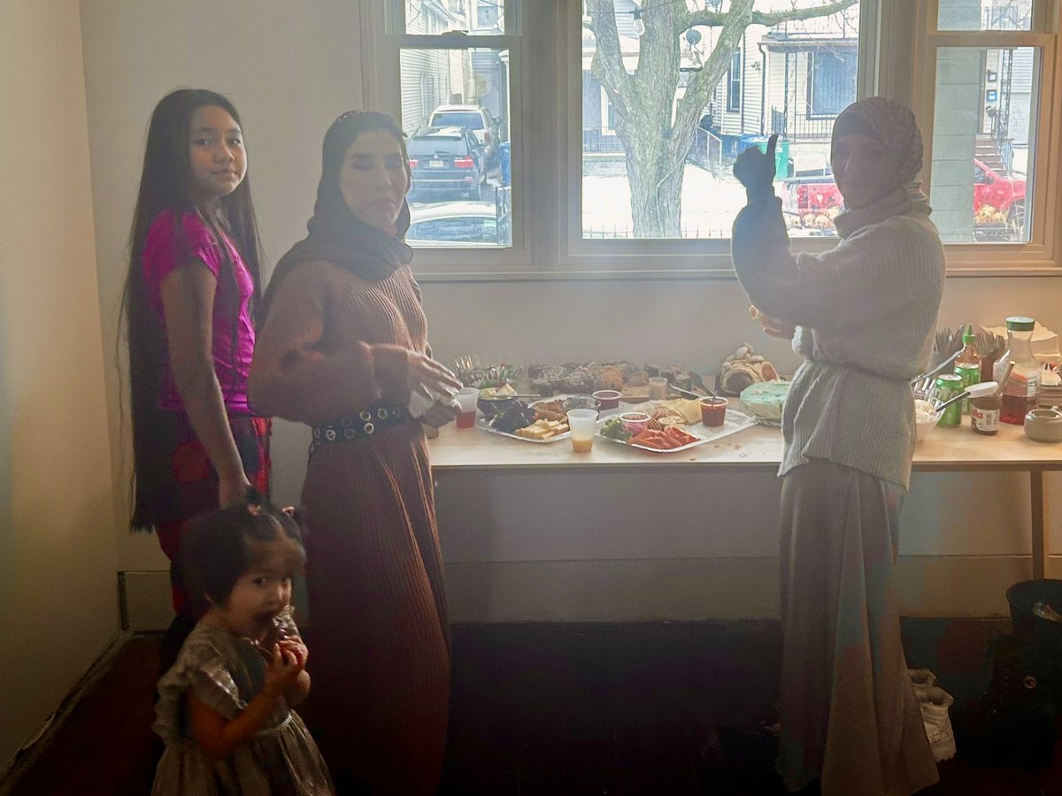 elizmegs's tweet photo. Three rounds of Christmas & I am cooked. Also, super grateful, stuffed & basking in the memories. My muslim neighbors said “Christmas is so joy” and thats exactly what I think it should be. Merry Christmas everyone! #buildcommunities https://t.co/BvGn77srXV