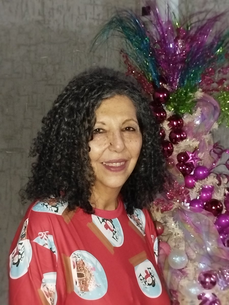 Feliz Navidad amigos ,mi compañera viajo hace 11 meses pero hay que seguir ...Dios los Bendiga 🙏
