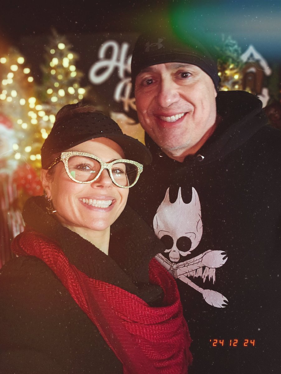 Merry 🎄 Christmas 
from Meggy &amp; GORILLA ! ! !