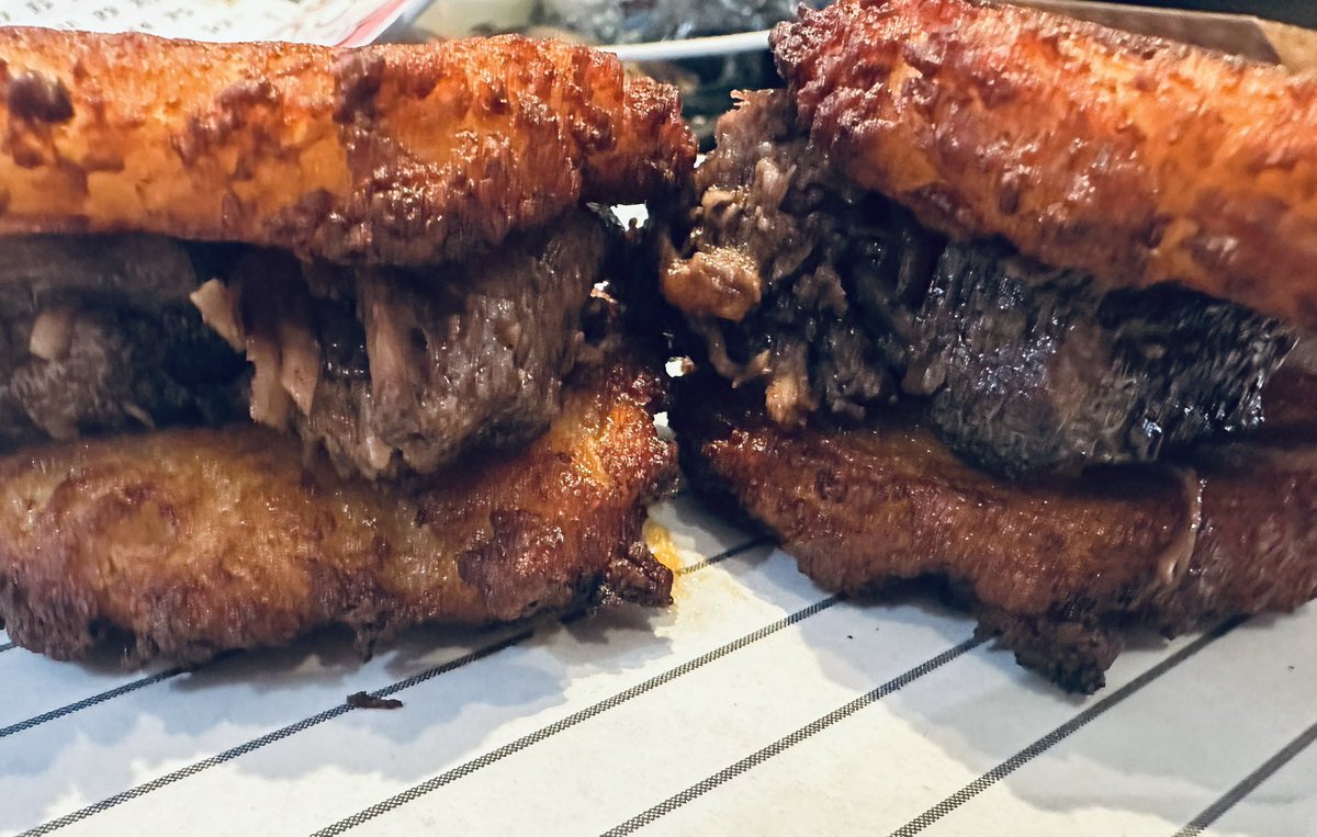 Doing Hanukkah the proper way… the best short rib recipe ever (if I must say so myself ) with latkes instead of a bun. 🤌🏻🤌🏻🤌🏻