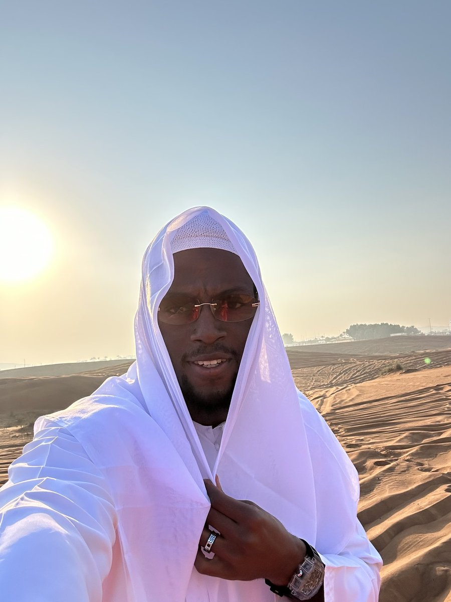 DaveStrong215's tweet photo. TLDR: Hosea 6:3

Enjoying the holiday season here in the Middle East 🌴🙏🏾 Wishing a Merry Christmas to all who celebrate! https://t.co/9GbkqTpiLl