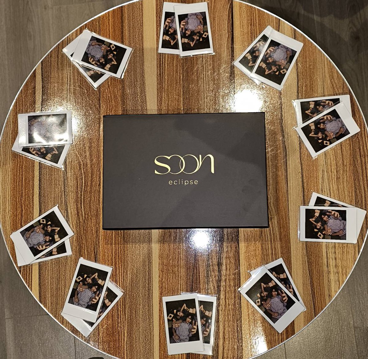 YinWarYarWin's tweet image. แจกฟรี ในวันที่ 26-Dec-2024 Boxing Day 🎁🎄เพียงแค่รีไม่ว่าคุณจะอยู่ด้อมไหน
เคยโพสต์ปีที่แล้วว่า Boxing Day เป็นอีกวันที่ชอบมาก มันคือวันที่เราแพ็คของขวัญหลังวันคริสมาสต์เตรียมส่งให้เด็กๆหรือใครที่อยากได้ของที่เราไม่เก็บแล้ว
ปีนี้เนยมีของส่งต่อมอบความสุขเยอะมาก 
เตรียมรับจุกๆ…