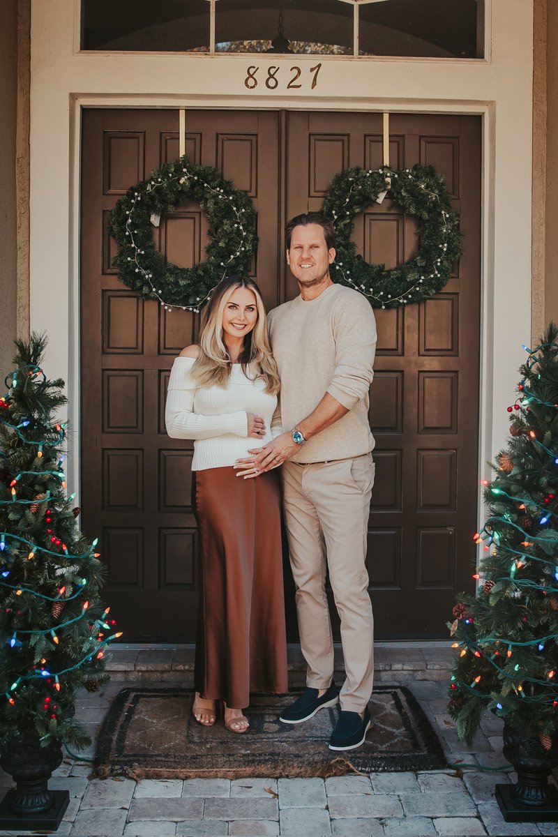 Merry Christmas! 🎄✨ Wishing you love, joy, and all the magic of the season. From my family to yours, have a beautiful holiday! ❤️🎁 #MerryChristmas #HolidayJoy