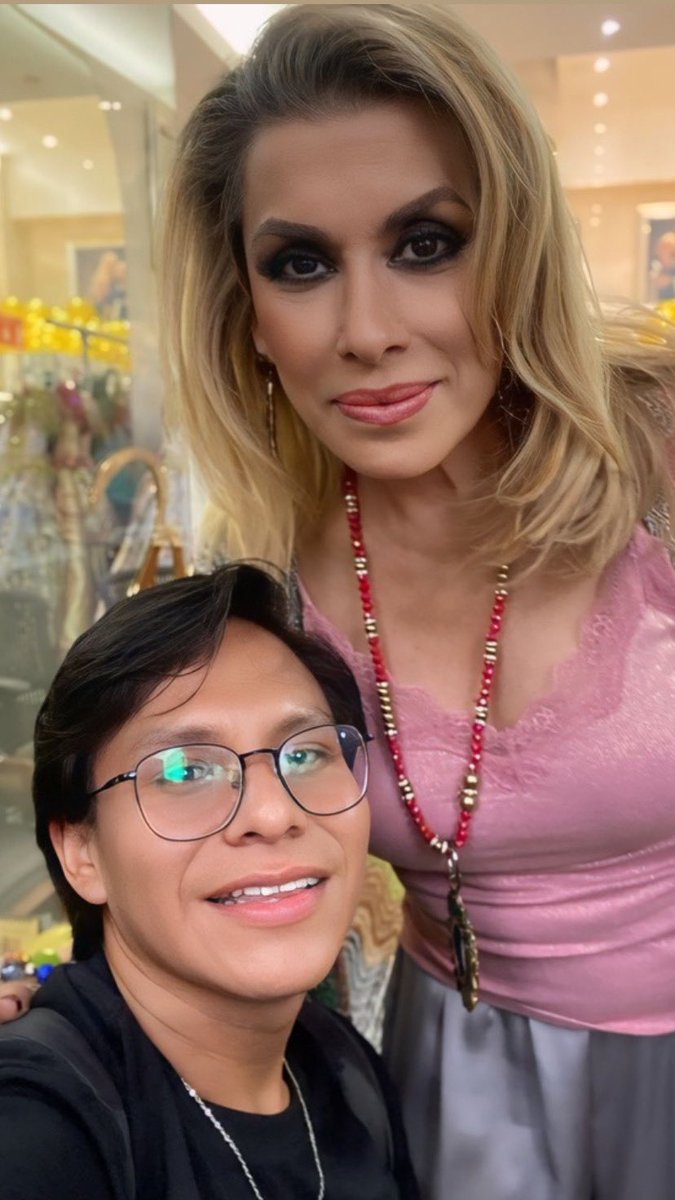 CarlosVel_RP's tweet photo. Descansa en paz #Dulce hoy el cielo recibe a una gran mujer y cantante, poseedora de una voz inigualable. Te amo tanto compañera de lucha https://t.co/0RWKp1jgLA