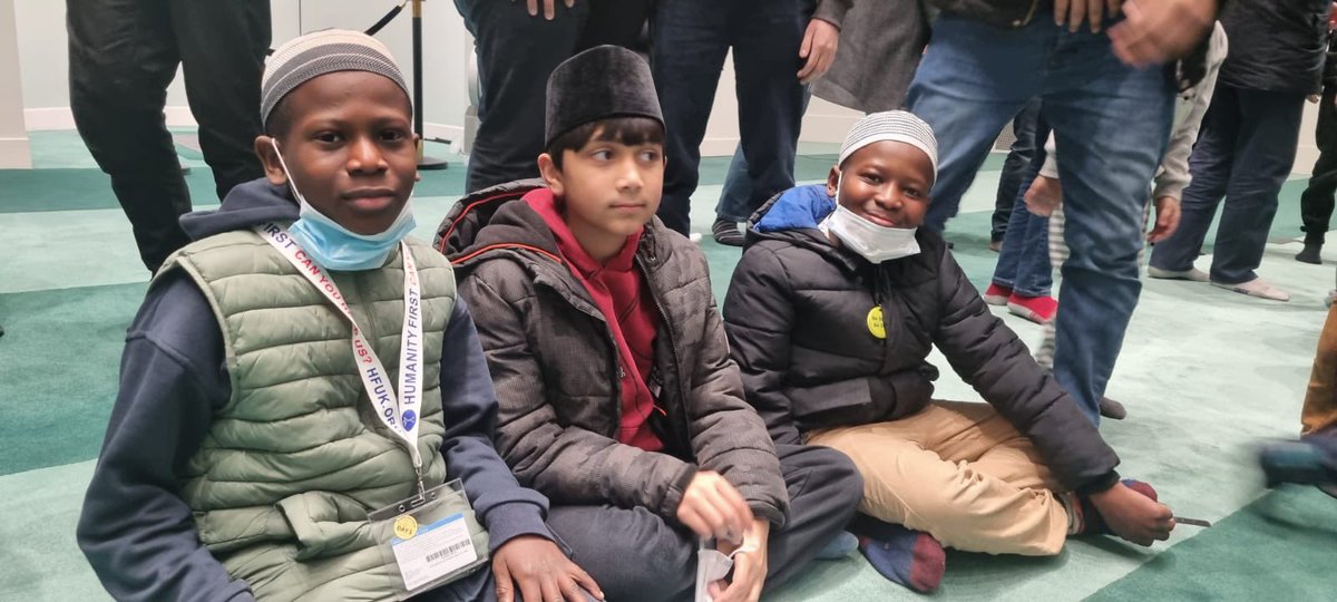gillingham_mka's tweet photo. @mka_east (@gillingham_mka, @MKA_WF, @Redbridge_South) have opportunity to offer #Isha behind #Huzour atba at @MubarakMosqueUK | @AtfalUK 
#Christmas #atfalUK https://t.co/ZuF9lGBrC4