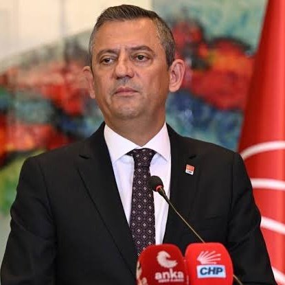 ajans_muhbir's tweet photo. Özgür Özel: “Bu asgari ücret, küfürle eşdeğer.” https://t.co/7ff05VKSpN