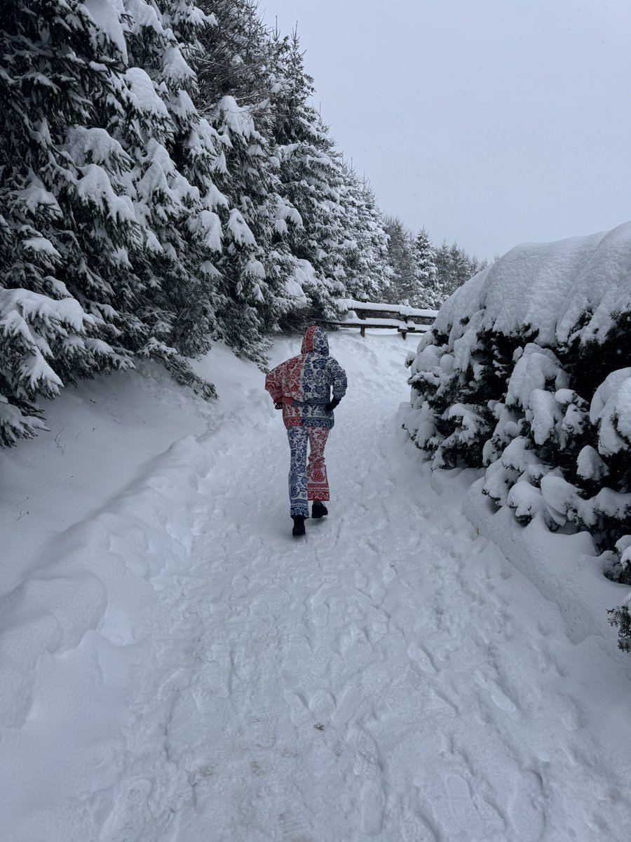 Brie Larson tweet media