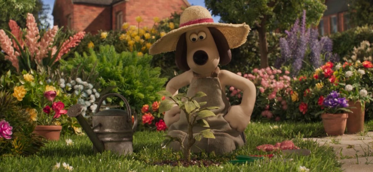 GUYS I LOVE HIM SO MUCH HES SO CUTE LOOK AT HIM WALLACE I WILL KILL U FOR BEING MEAN TO GROMIT #vengeancemostfowl