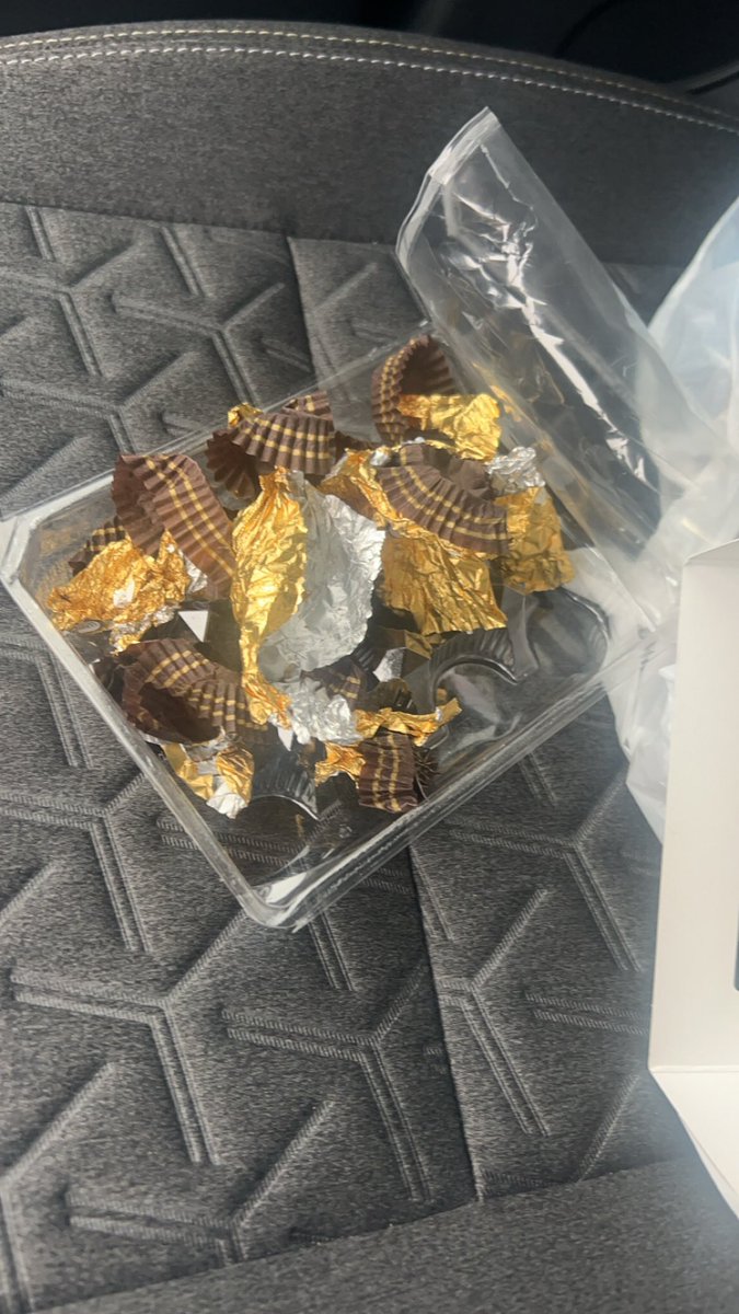 arasouma's tweet image. #devoured