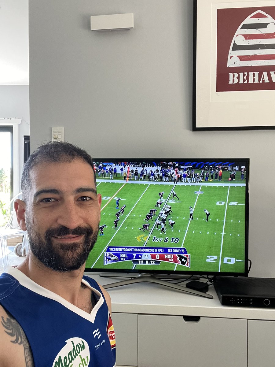 🅿️atriot Moss (@patriot_moss) on Twitter photo Tuning in to #NFLonNetflix from New Zealand 🇳🇿! As a Pats fan, love seeing <a href="/KVN_03/">Kyle Van Noy</a> still ball out 🦾🦾
<a href="/ScottHanson/">Scott Hanson</a> <a href="/drewbrees/">Drew Brees</a> Tuning in to #NFLonNetflix from New Zealand 🇳🇿! As a Pats fan, love seeing <a href="/KVN_03/">Kyle Van Noy</a> still ball out 🦾🦾
<a href="/ScottHanson/">Scott Hanson</a> <a href="/drewbrees/">Drew Brees</a>