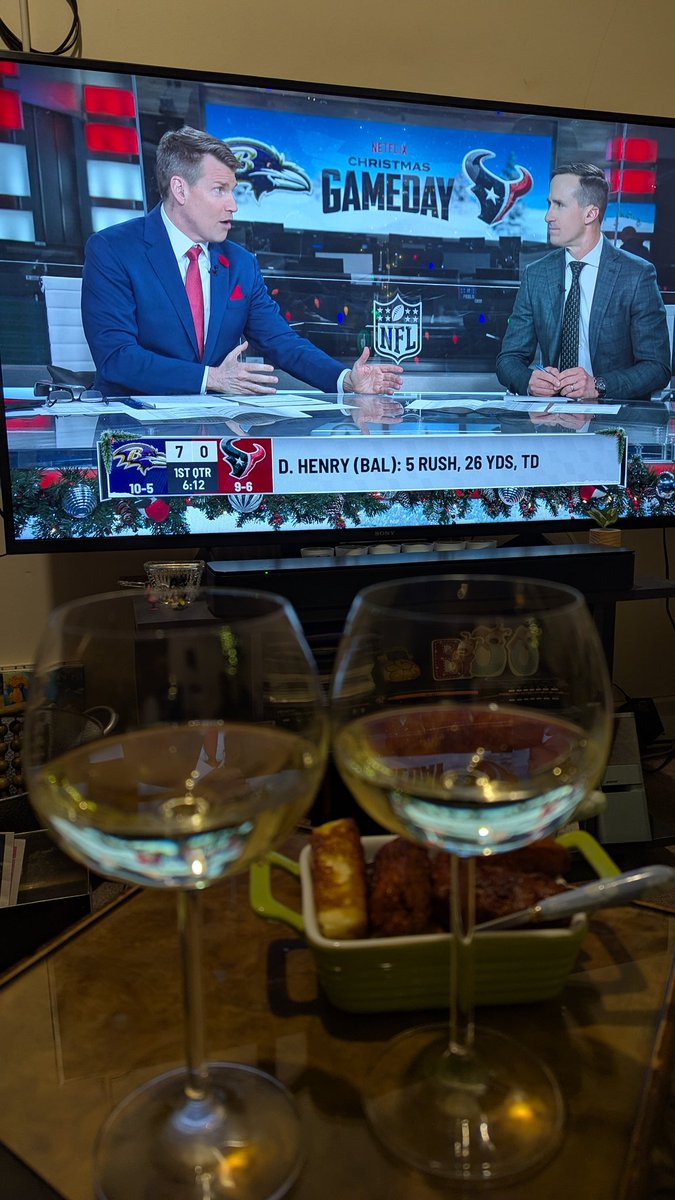 ZeroToTen4's tweet image. Watching from London @NFL
@NetflixUK