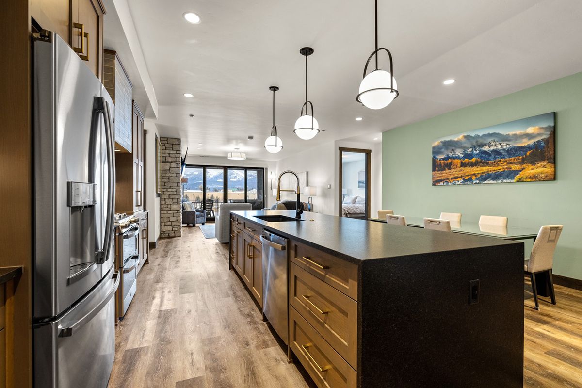 PureWestRE's tweet photo. #Luxurycondo approved for #shorttermrentals. Sold turnkey!

311 Akers Lane E, #WhitefishMT

2 Beds / 3 Baths / 1,489 Sq Ft
MLS# 30037993 / $1,100,000

Contact Bethany Johnson 406.607.0871

https://t.co/PgrnFyW7Ut

#PureWest #Christies #Residential #RealEstate #Montana https://t.co/0BCqOeE2ON