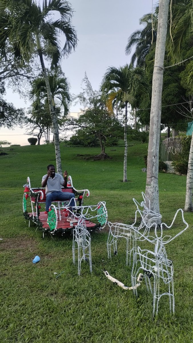 Alercs6's tweet photo. Ha! This is the season to be jolly as we remember what #Christ has done for us, made possible by his birth. Hope you have a jolly good ride during this season and beyond knowing that Christ will see us through. 😄
John 15:15 https://t.co/LVPj9secEK