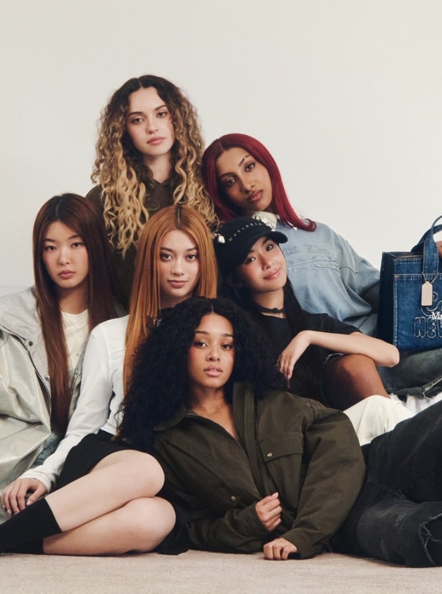 It feels like they're missing a member, but they aren't  😭😭