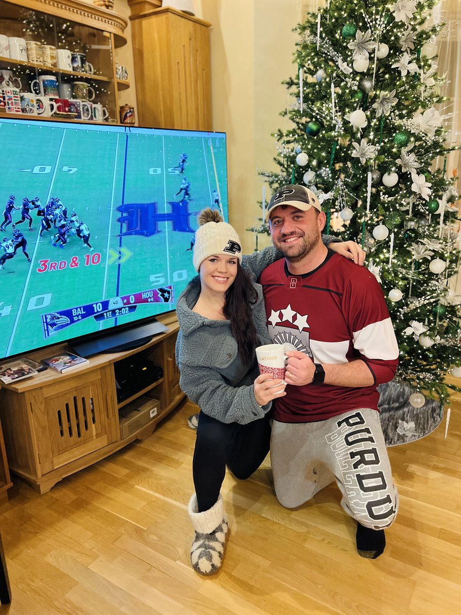 ZaneGruznina's tweet image. Watching @nfl in #Latvia-  @HoustonTexans taking on the Ravens on @netflix !! Letssss Goooo #NFLonNetflix @drewbrees @ScottHanson
