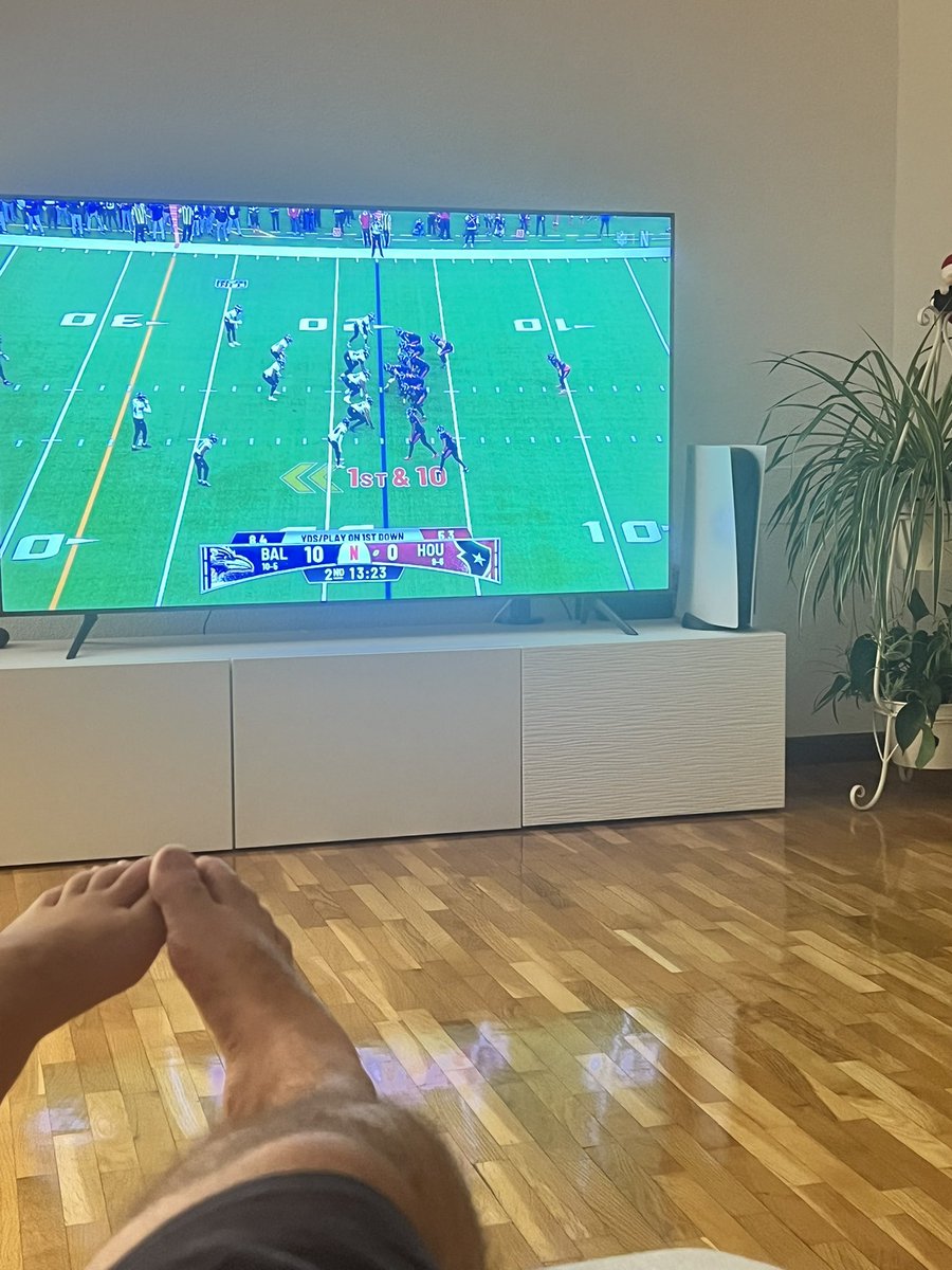 F1_Nano's tweet photo. Disfrutando de este gran deporte desde ESPAÑA.
@NFL Christmas Gameday LIVE on @netflix 

#NFLonNetflix https://t.co/dLHhi7zP6l