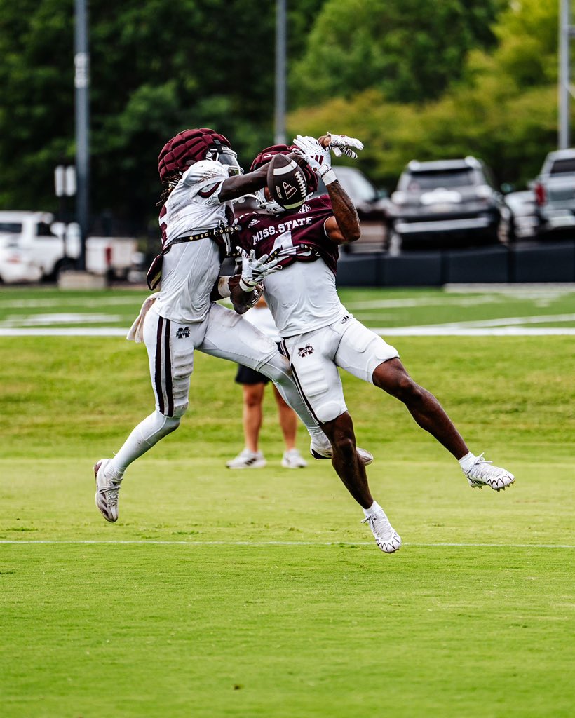 7TreWright's tweet photo. Merry Christmas 🎄! If you ever turned your back on us remember, everything you said when it’s this time next year 😉🫶🏽 #HailState #MerryChristmas https://t.co/rJkpRbiKvO