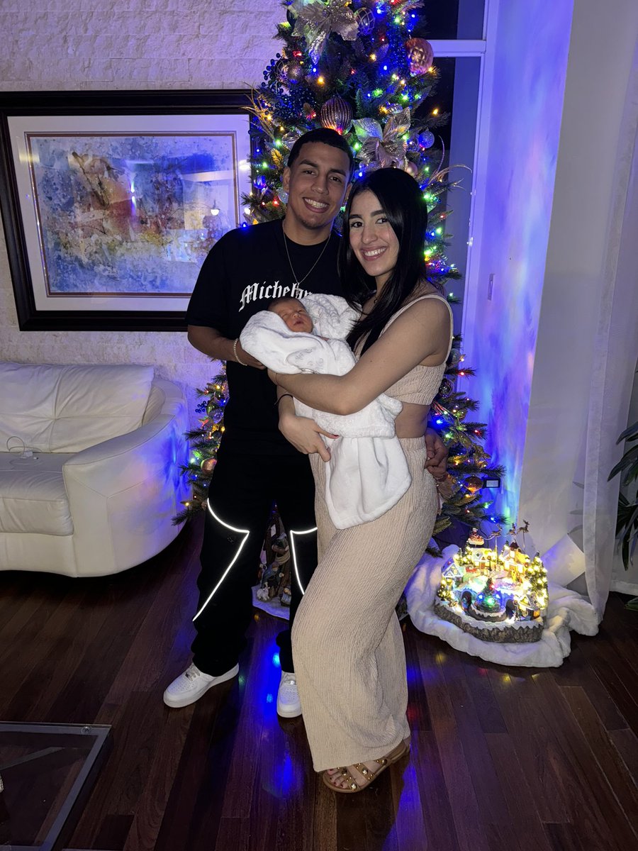 La primera navidad de Liam André 👶🎄

MI NAVIDAD MÁS BONITA❤️