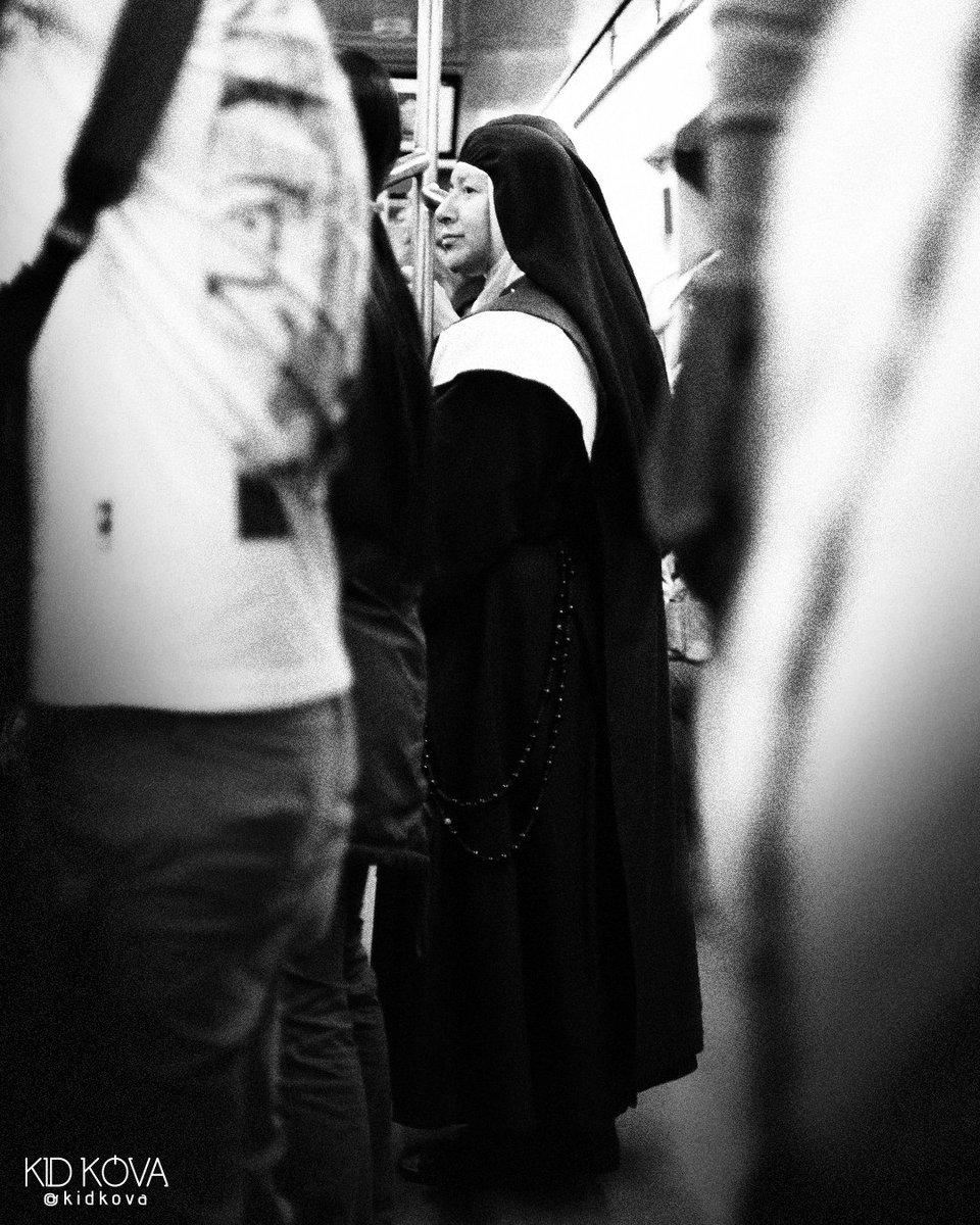 KIDKOVA1's tweet photo. ① foto
.
colección: TIEMPO
título: ROSARIO
cámara: SONY NEX 5N
composición: V SHAPE
.
#fotoec
#fotoecuador #fotografiaecuador
#fotosecuador #fotografosecuador #fotografoquito #ecuadorphotography #EcuadorSinLuz #photooftheday #tbt #urbanphotography #Quito https://t.co/HMub1LzCeB