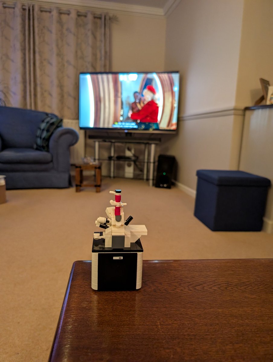Building a Lego fib and watching Dr who with the family! Lovely Christmas 😊😊