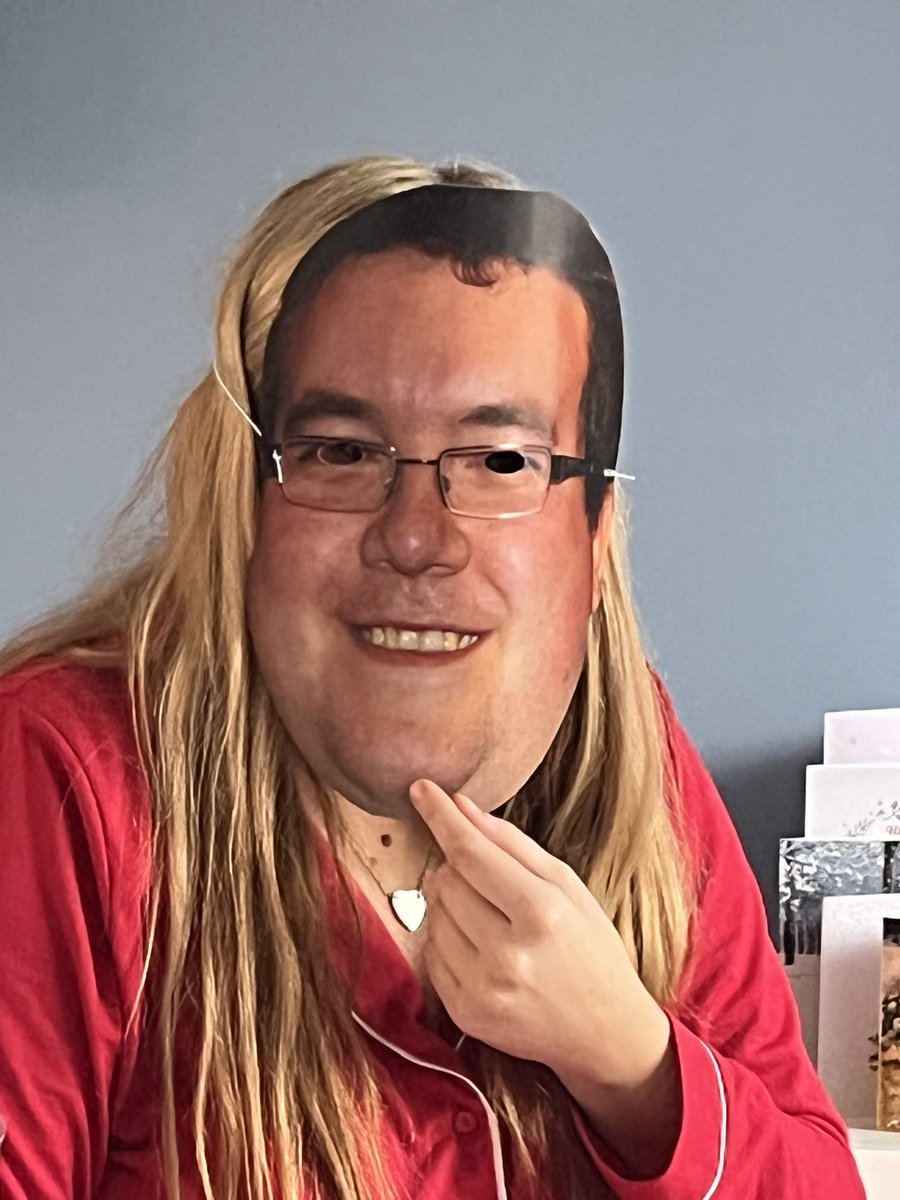 TheGene71's tweet photo. @sbunting180 My daughter loves u got her this mask and some bunting darts https://t.co/ZjnKUXU7SL