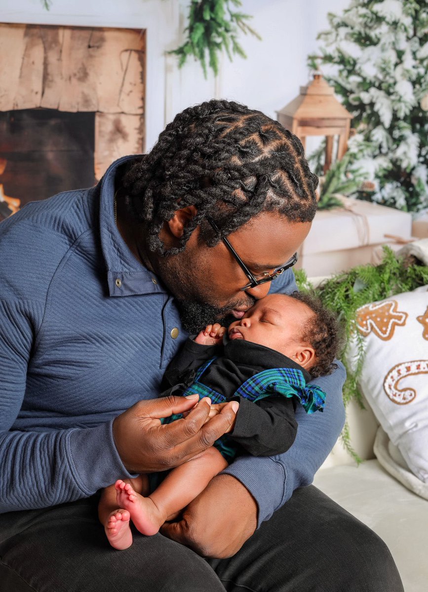 ChezyVaun's tweet image. #MerryChristmas &amp;amp; Happy Holidays, y’all ! #OurFirstChristmas #Cooperville #C3