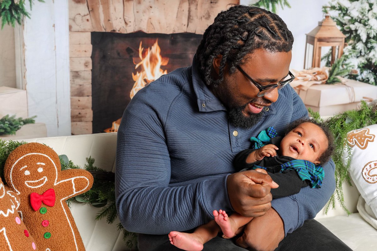 ChezyVaun's tweet image. #MerryChristmas &amp;amp; Happy Holidays, y’all ! #OurFirstChristmas #Cooperville #C3