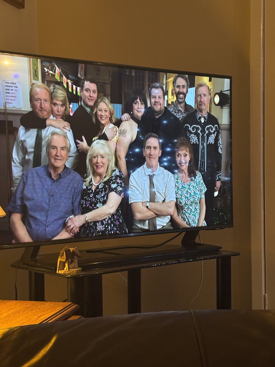 BetsanEnlli's tweet photo. #GavinAndStacey Oh @RuthJonesNews @JKCorden I cried and laughed!!! What a send off!!! Thank you both! https://t.co/DqiGpRuIg3