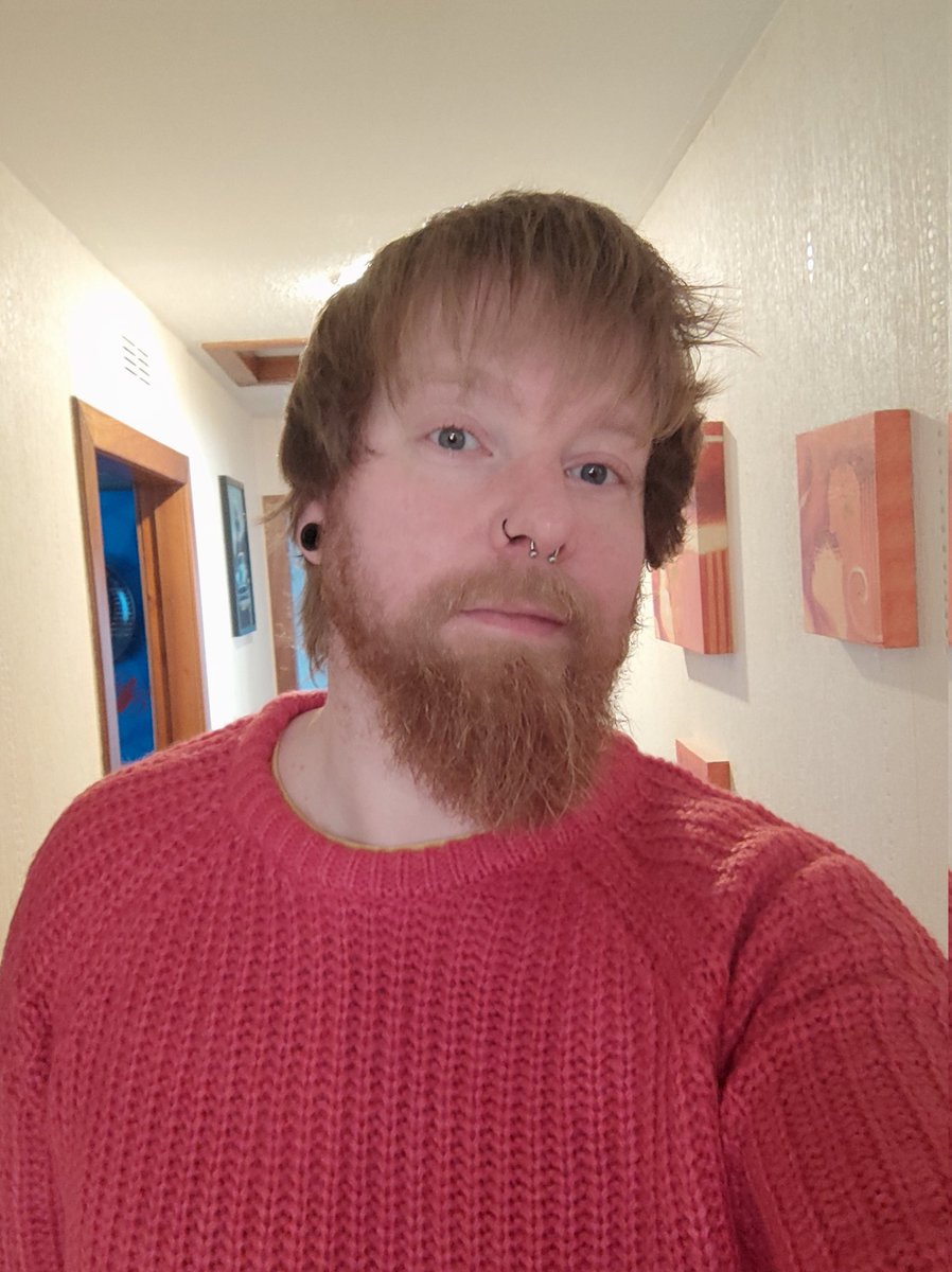 Merry Xmas from me and my very pink jumper 🩷🎄