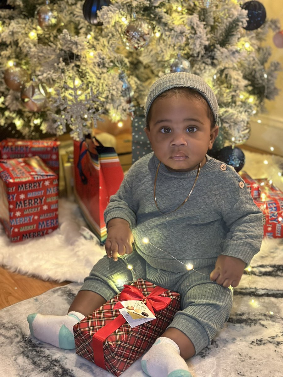 From my family to yours, have a Merry Christmas 🎄🎁