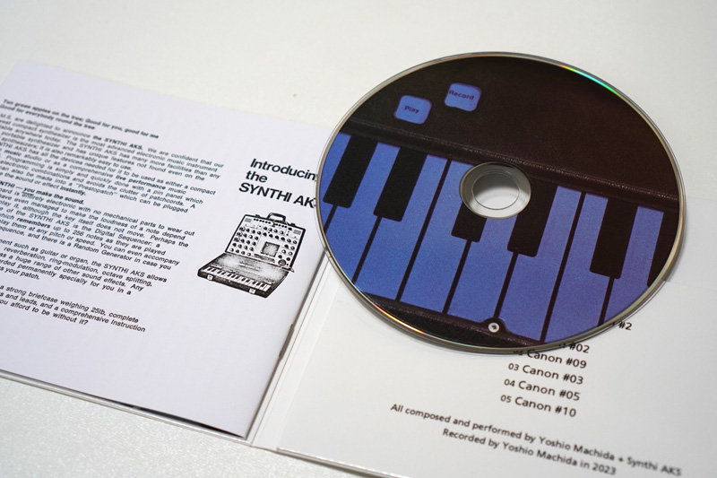 yoshiomachida's tweet photo. 12/18に久しぶりにアルバムリリースしました。町田良夫「Music from the SYNTHI #2”」、16Pブックレット付。今回もアウトボードなし、Synthiのみの音で作っています。
https://t.co/mw9Ra5uEPA
https://t.co/Mh5XHBZlCW https://t.co/BlgXl8ivVY