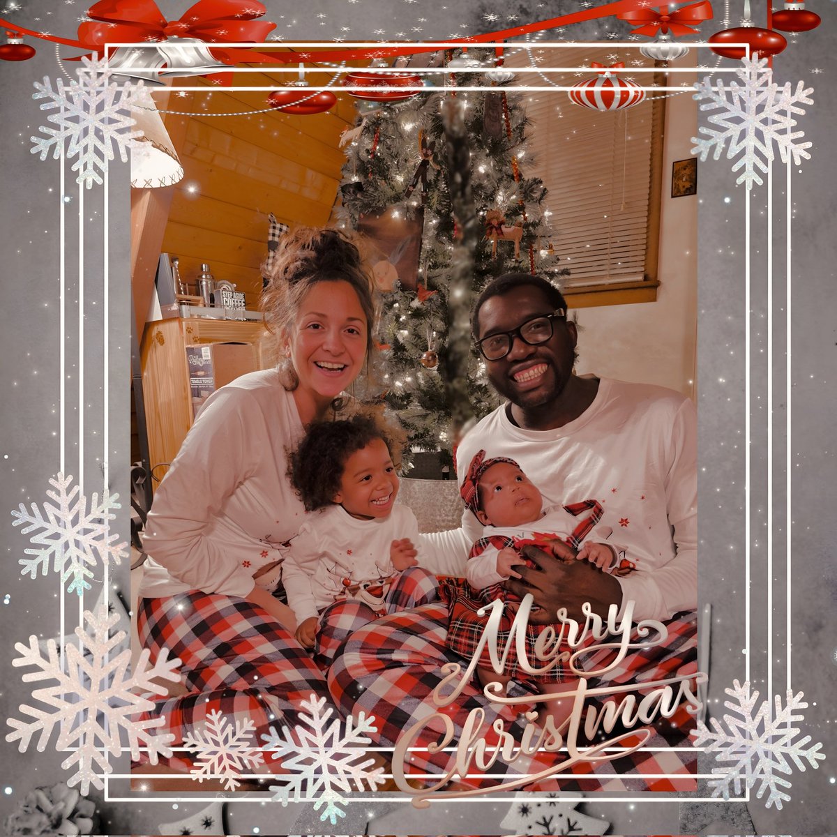 emmlaryee's tweet photo. Merry Christmas https://t.co/wyqwRoLBwE