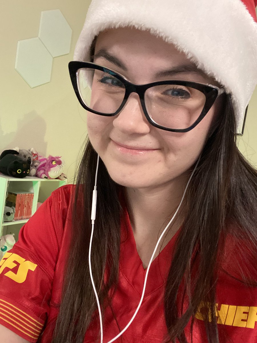 _alwaysMonica's tweet photo. Merry Christmas! Live on Twitch with more cozy Stardew Valley! Maybe finishing fall year 1! https://t.co/V9pLusdmpv