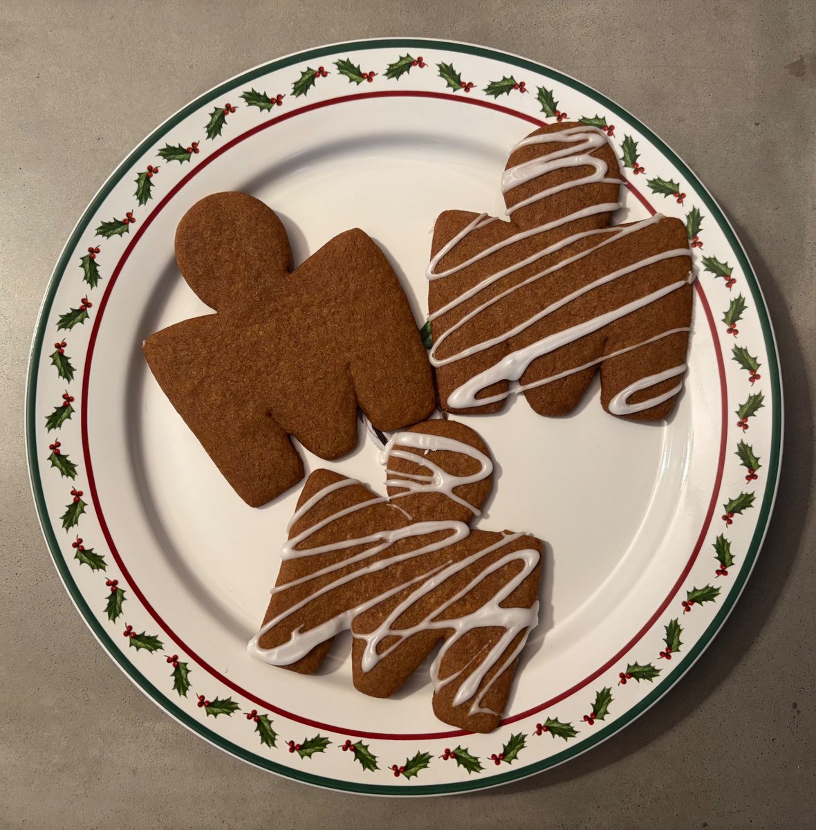 A family tradition each year - our <a href="/IRONMANtri/">IRONMAN Triathlon</a> M-dot gingerbread cookies (Santa was a big fan!). Happy Holidays! 🏊🏼‍♂️🚴🏼‍♂️🏃🏼‍♂️🎅🏻 #ironmantriathlon