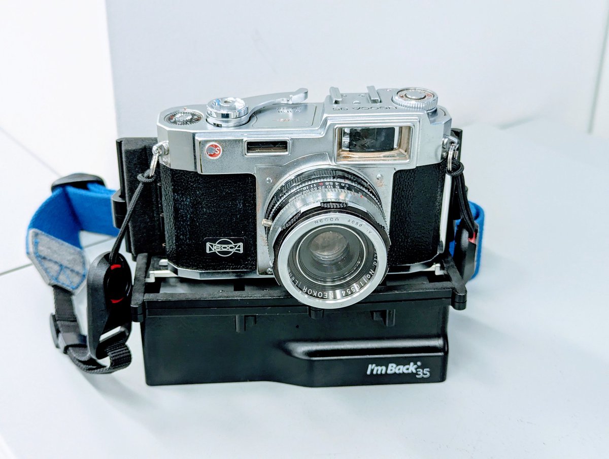 sadami_i's tweet photo. I'm back 35 NEOCA 35 IVS

NEOCA 35 IVS NEOKOR A.C 45mm f2.8 + I'm back 35 with universal cover (Eg-S) 

#neoca35 #neoca #neokor #iloveneoca #rangefinder #oldcamera
#analogphotography #enjoyfilm #analogcamera #35mm #filmcamera
#imback35 #imback https://t.co/V1TiIrYqUr