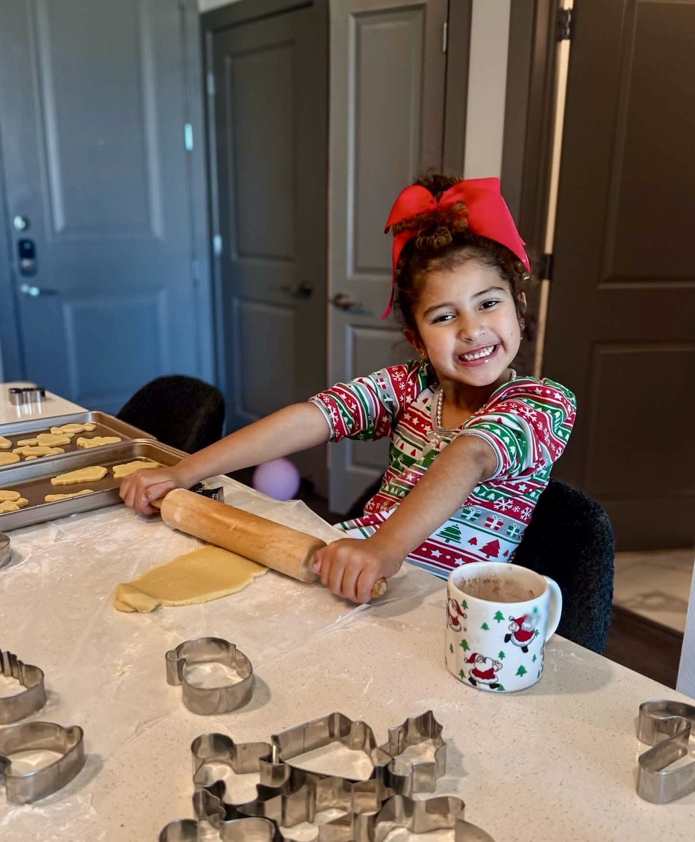 StevenRR's tweet image. Aryanna fun 🎅